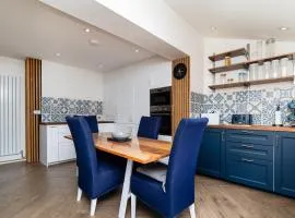3 Bed House-Free Parking