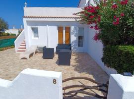 Chalet calan Bosch Menorca，位于卡兰博希的酒店