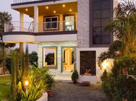 Contigo Villa，位于Simrol的酒店