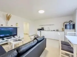 Quiet apartment by the center