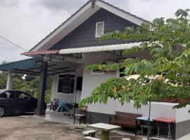 HOMESTAY MAK KEMAS KUALA TERENGGANU，位于马兰的酒店