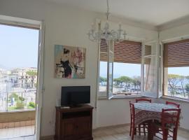 holiday house MAURIZIO，位于福尔米亚的酒店