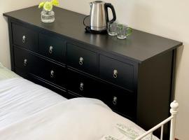 Private Bath Ensuite Room Eastwood MQ uni Park Ryde，位于悉尼的酒店