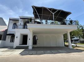 Phoenix Villa at Sentul City，位于茂物的酒店