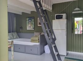 Lindeborgs trädgårdsrum，位于Tvååker的酒店