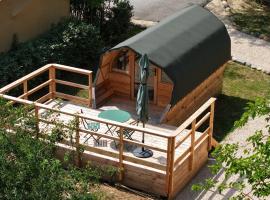 Camping de l'arche Roulotte géodésique，位于Lanas的豪华帐篷