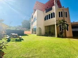Family Fun Private Pool Villa with KTV, BBQ, PS5, POOL TABLE, KITCHEN just 2-Minute Drive to Tanjung Bungah Beach