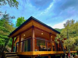 The Hideaway Concealed Cabin East Zion & Bryce，位于格伦代尔的酒店