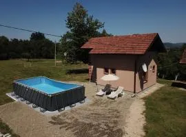 Vikendica "Šapat šume"