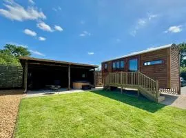 Copper Beech Executive Shepherds Hut