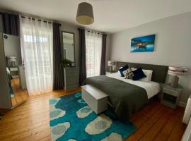 6 New Street Bantry Studio Apartment 1，位于班特里的酒店