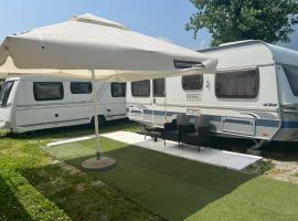 Camping Alex，位于Cadenazzo的露营地