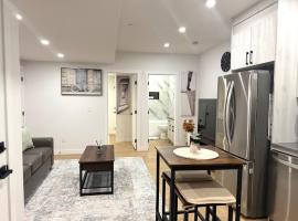 Luxe Stay with a Designer Touch，位于Calgary的酒店