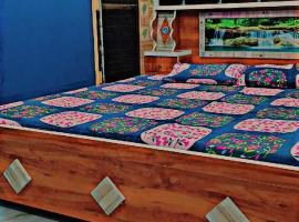 Mahadev homestay Near Ram mandir and saryu Ghat，位于Ayodhya的酒店