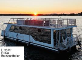 Luxboot ELISA Hausboot mit STARLINK Internet，位于瓦伦的酒店