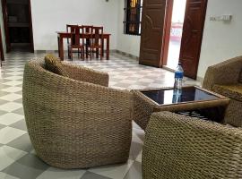 Villa palmier royal Calavi，位于Abomey-Calavi的酒店