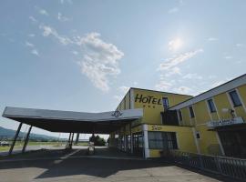 Hotel URFA，位于采尔特韦格的酒店