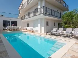 Apartments Villa Radelj