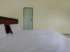Hotel O New Marriage Hall，位于莫拉达巴德的酒店