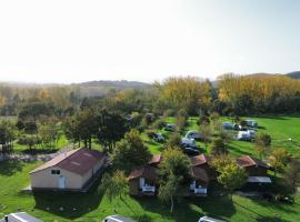Camping Cantabria，位于Polientes的酒店
