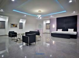 6 Bedroom Duplex in Gwarinpa，位于Gwarinpa的酒店