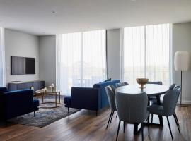 Astina Suites, Penrith，位于彭里斯的酒店