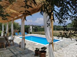 Kefalonia Olive House，位于希伊的酒店