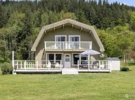 Mt Rainier! HersheyCreek Ranch! Sleeps10!4B 2B Home!Best place to stay!Hottub!PondView!Paradise!