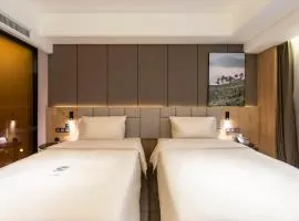 郑州东站省政府亚朵酒店