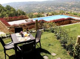 Heavenly Duplex Faqra with 2 private gardens，位于Az Zīrah的酒店