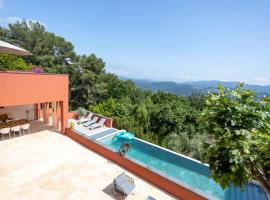 Villa Les Chants Vallonnés，位于Spéracèdes的酒店