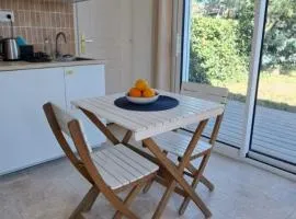 Studio confortable dans un jardin au calme