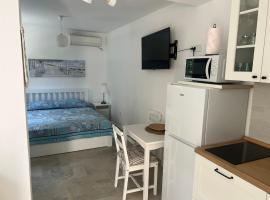 Cozy Kotor apartment，位于多布罗塔的酒店
