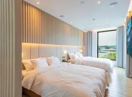 Hound Hotel Hyeoksindosi Branch