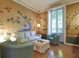 Charming Liberty-Style Villa with Garden and Parking near City Life