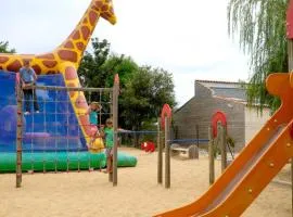 Mobil home 4 personnes sur camping 3 étoiles à 150m de la plage