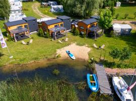 3 WIDOKI Kiekrz -domki Tiny House z prywatną plażą i pomostem nad jeziorem Kierskim