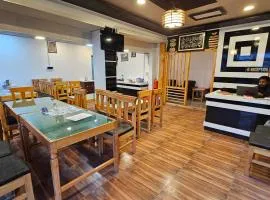 D ROYAL LADAKH Hotel & Restaurant