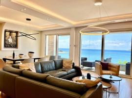 Rafailovici Beachfront Luxury Condo，位于拉法洛维奇的酒店