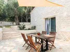 Chrisanthi's Cottage