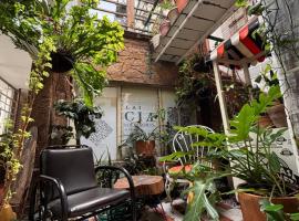 Hostal Casa Las Tías，位于麦德林的酒店