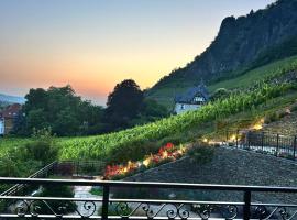 Luxus-Appartments neben Rhein & Reben，位于巴特洪内夫的带停车场的酒店