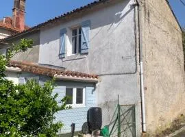 Cosy French retreat in Brettes