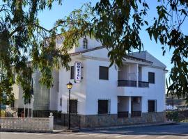 Hostal Taberno，位于塔韦尔诺的酒店