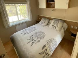 Le grand air, mobil-home XXL，位于拉特斯的酒店