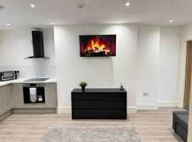 3BD Modern Home with Free Private Parking，位于伯肯黑德的酒店