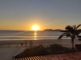 Flat 1A Vista panorâmica Mar com Piscina e wi-fi，位于卡波布里奥的酒店