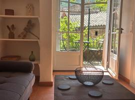Authentic Ramatuelle Village House，位于拉马蒂埃勒的度假屋