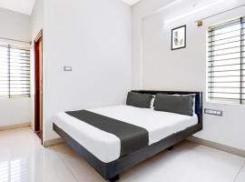 Hotel O Lakshmi Deluxe Lodge，位于Tumkūr的酒店