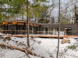 La Kabina with Mt Tremblant view，位于La Conception的酒店